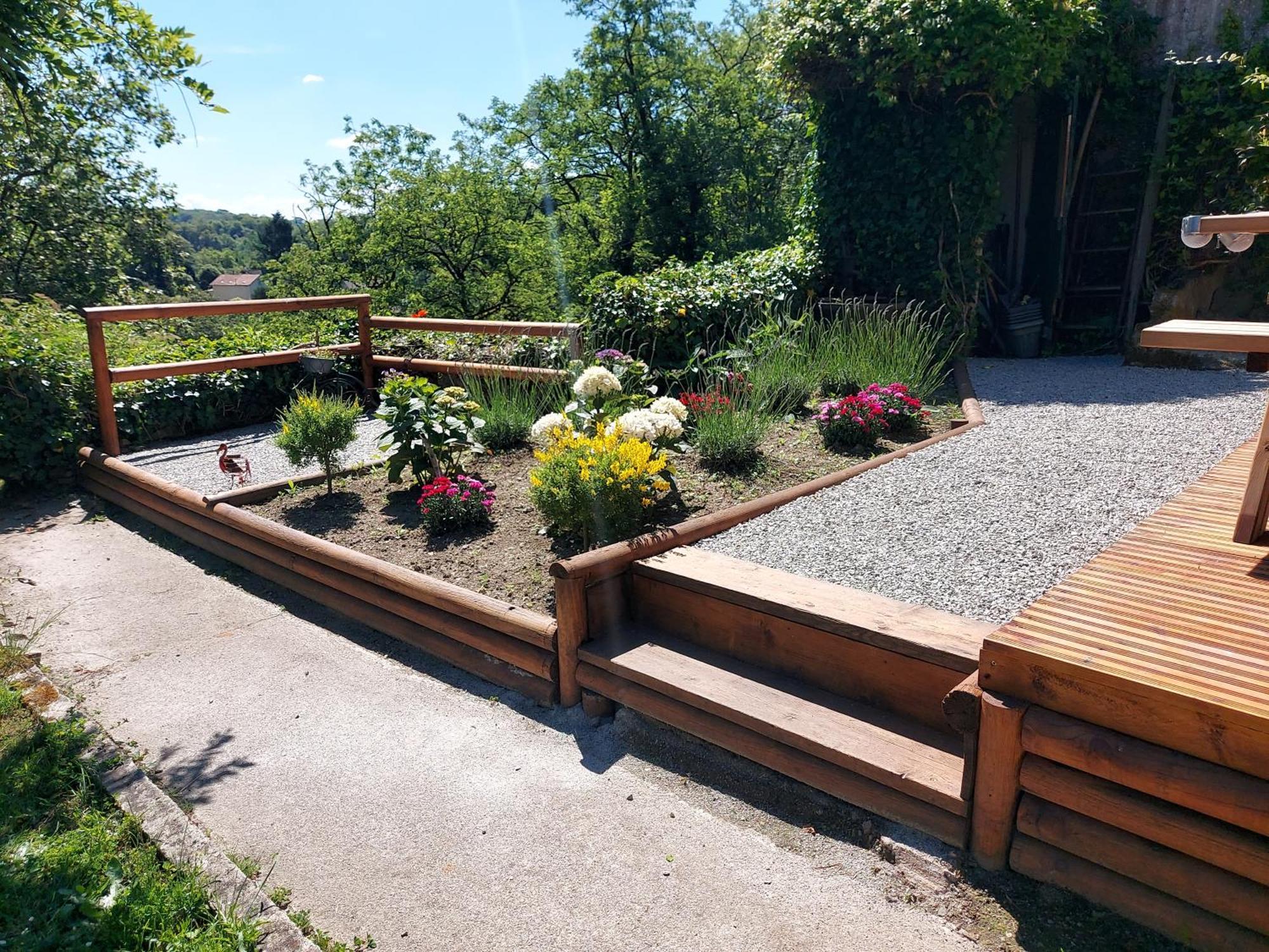 Charming Two Bedroom Gite With Beautiful Gardens コンフォラン エクステリア 写真