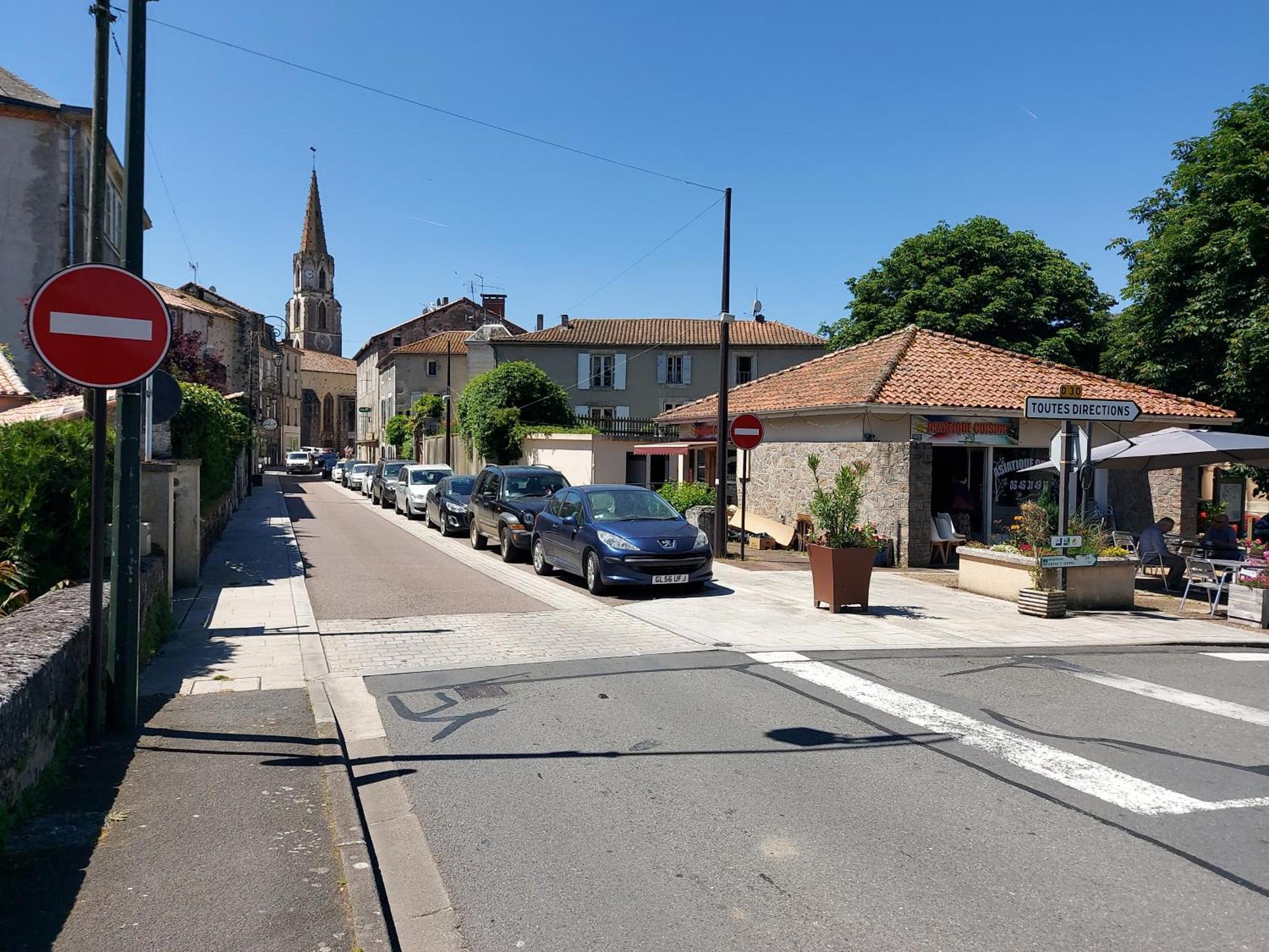 Charming Two Bedroom Gite With Beautiful Gardens コンフォラン エクステリア 写真