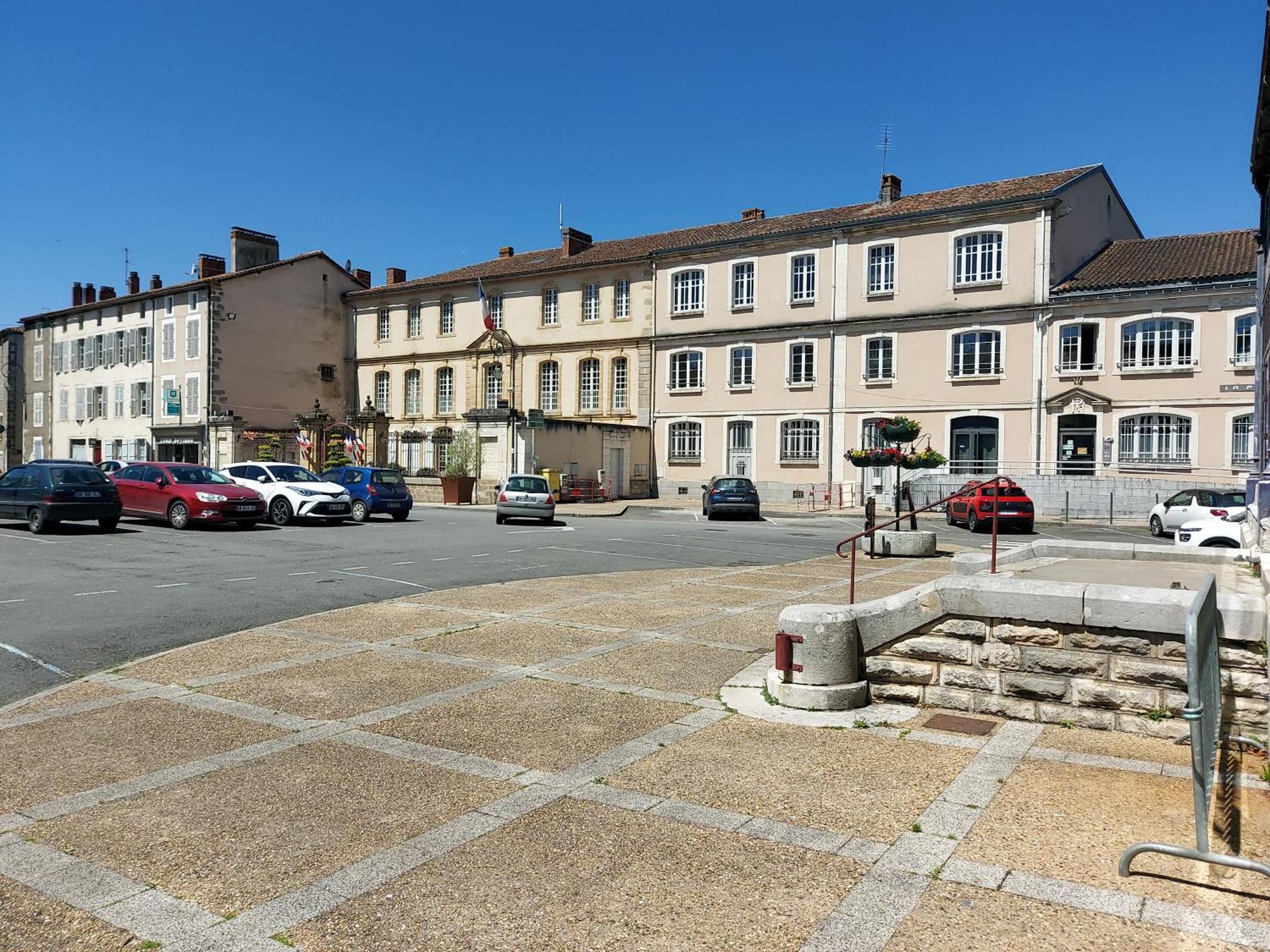 Charming Two Bedroom Gite With Beautiful Gardens コンフォラン エクステリア 写真